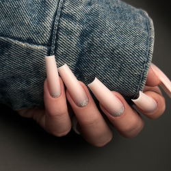 Курс «Наращивание с минимальным опилом + выкладной френч» в Праге 